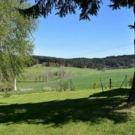 Casa rural Maison Avec Cheminee Et Grand Terrain, Proche Nature Et Randonnees Saint-Hilaire (Haute-Loire)